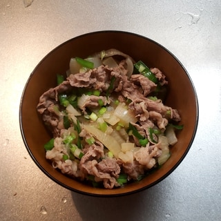 疲労回復に☆ニラ入り牛丼